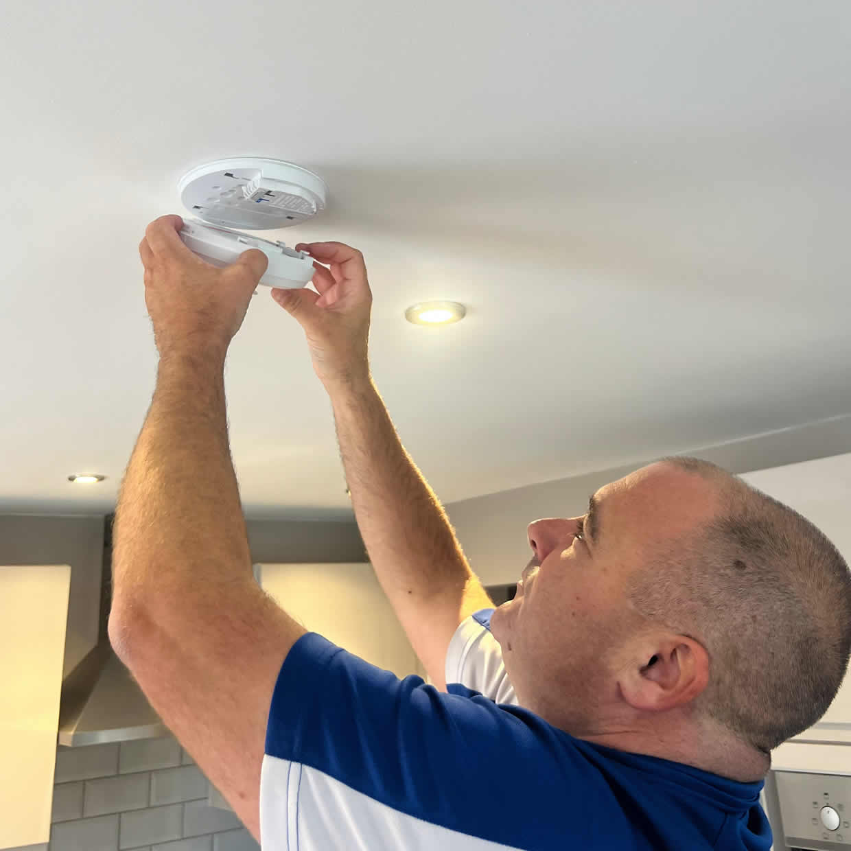 Local smoke alarm installer covering Worthing